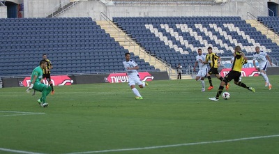 איציק כהן בועט וכובש את הרביעי, צמד ענק למחליף (אורן בן חקון)