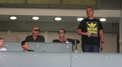 אלי טביב בתא הכבוד (אורן בן חקון)