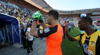 הרוש מודה לקהל (ONE)