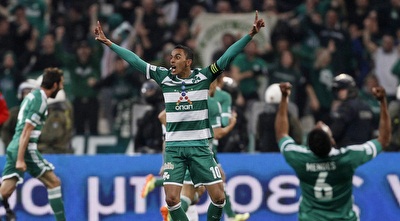 פנתאנייקוס זוכה בגביע  (רויטרס)