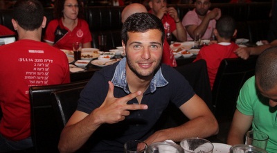 ישראל זגורי עם מסר למכבי (רדאד ג´בארה)