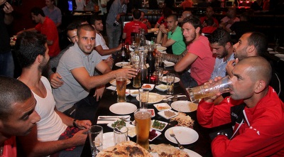 שחקני הפועל במפגש הסטייק (רדאד ג´בארה)