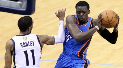 רג´י ג´קסון מול מייק קונלי (רויטרס) רג´י ג´קסון מול מייק קונלי (רויטרס)