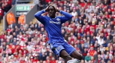 דמבה בה תופס את הראש (רויטרס)