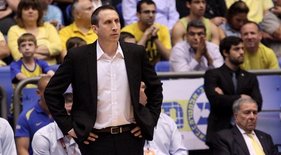 דייויד בלאט (חגי ניזרי)