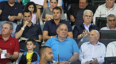 שחר, סטנוייביץ ויונה יהב (עמית מצפה)