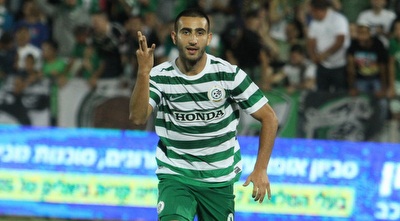 דור חוגי מסמן 3 שערים (עמית מצפה)