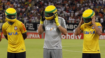 המחווה של שחקני קורינתיאנס  (רויטרס)