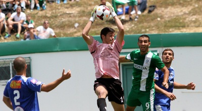 בוכבינדר עולה לכדור גובה (חגי ניזרי)