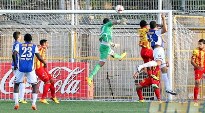 דמארי נוגח (משה חרמון)