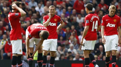 שחקני מנצ´סטר יונייטד מתוסכלים לאחר עוד הפסד (רויטרס)