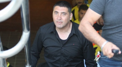 יובל נעים עולה לכר הדשא (אורן בן חקון) (ONE)