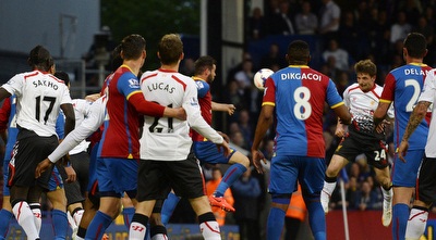 ג´ו אלן נוגח לרשת (רויטרס)