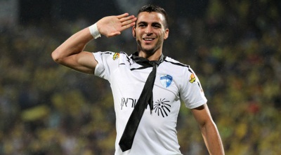 עאבד חוגג עם העניבה של אביו (רדאד ג´בארה)