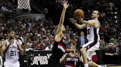 מאנו ג´ינובילי בדרך לעוד שתי נקודות קלות (רויטרס)