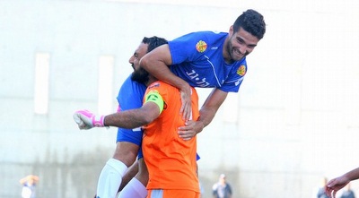 איבגי מרים את גומז אחרי השער הנהדר (משה חרמון) איבגי מרים את גומז אחרי השער הנהדר (משה חרמון)