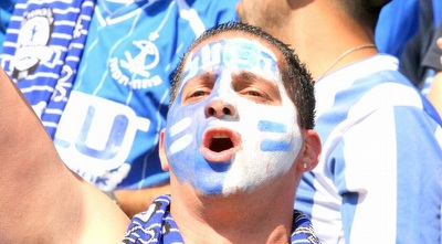 אוהד הפועל פ&qout;ת חוגג (משה חרמון) אוהד הפועל פ&qout;ת חוגג (משה חרמון)