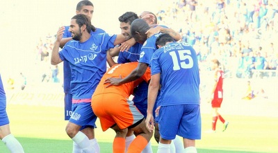 איבגי בדרך להרים את גומז (משה חרמון) איבגי בדרך להרים את גומז (משה חרמון)