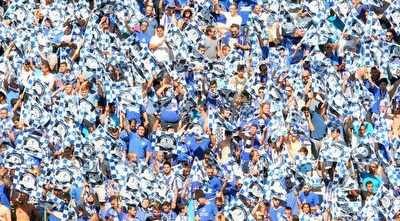 אוהדי הפועל פ&qout;ת (משה חרמון) אוהדי הפועל פ&qout;ת (משה חרמון)