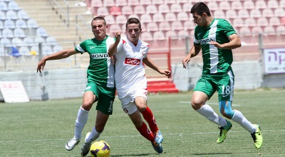 עמראן אלקרינאווי עם הכדור (חגי ניזרי) עמראן אלקרינאווי עם הכדור (חגי ניזרי)