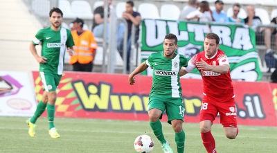 קונסטנטינוס עם הכדור (ערן לוף) קונסטנטינוס עם הכדור (ערן לוף)