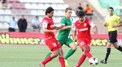 חורחה אלונסו עם הכדור (ערן לוף) חורחה אלונסו עם הכדור (ערן לוף)