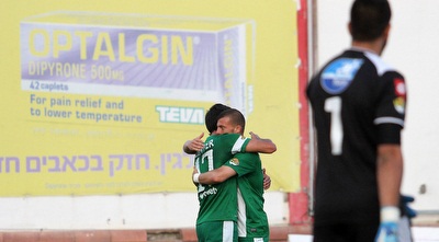 שחקני מכבי חיפה חוגגים (ערן לוף) שחקני מכבי חיפה חוגגים (ערן לוף)