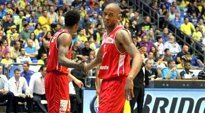 טוני יאנגר (משה חרמון)