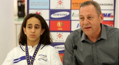 גילי כהן ויגאל כרמי (חגי ניזרי)