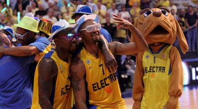 ריקי היקמן וטייריס רייס (חגי ניזרי) ריקי היקמן וטייריס רייס (חגי ניזרי)