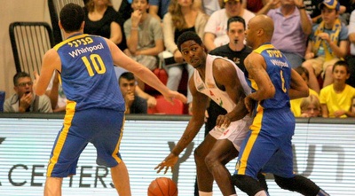 דשון סימס עם הכדור (משה חרמון)