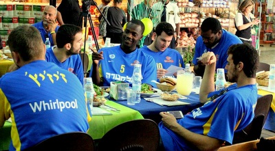 שחקני מכבי ת&qout;א (משה חרמון)