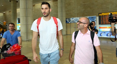 עומרי כספי (שי לוי)