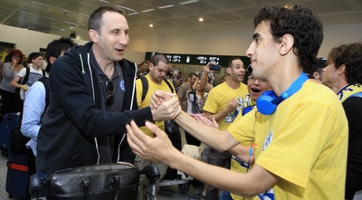 דייויד בלאט עם אוהדים (מיכה בננו)