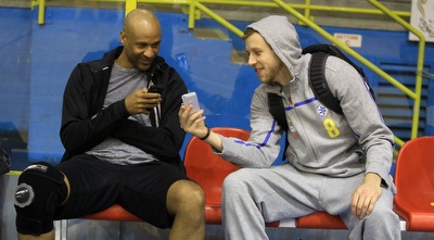 ג&acute;ו אינגלס ודווין סמית&acute; (מיכה בננו)