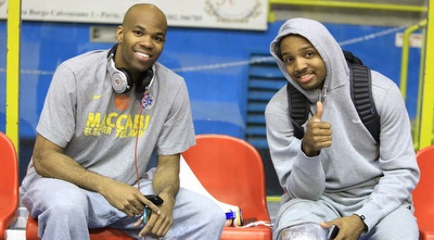 ריקי היקמן ואלכס טיוס (מיכה בננו)