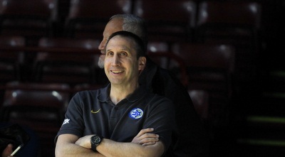 בלאט מחוייך באימון הקבוצה (מיכה בננו) בלאט מחוייך באימון הקבוצה (מיכה בננו)