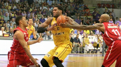 רייט עוצר את חולון (משה חרמון)