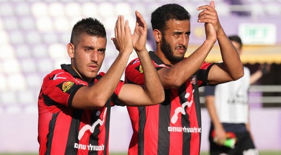 שחקני קטמון מודים לאוהדים בסיום (רדאד ג´בארה)