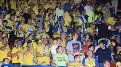 אוהדי מכבי ת&qout;א (מיכה בננו) אוהדי מכבי ת&qout;א (מיכה בננו)