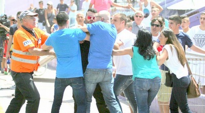 מכות עם סדרן (משה חרמון) מכות עם סדרן (משה חרמון)