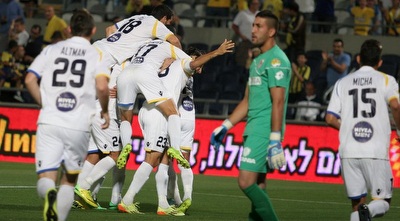 ערמת שחקני מכבי (משה חרמון)