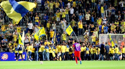 חוגגים עם הקהל (משה חרמון)