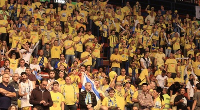 אוהדי מכבי (מיכה בננו)