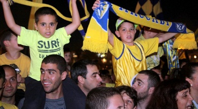 אוהדי מכבי בכיכר (יניב גונן)