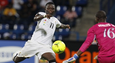 סאלי מונטארי מפציץ. מוליך את הנבחרת מהקישור (רויטרס)