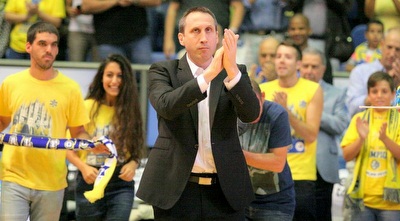 בלאט מודה לאוהדים (משה חרמון)