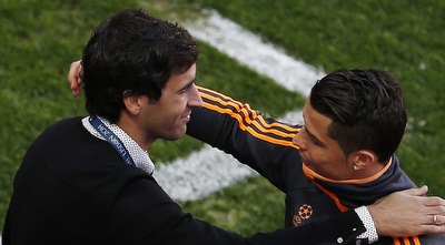 ראול. בא לבקר באימון ושוחח עם רונאלדו (רויטרס)