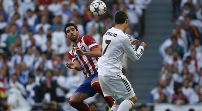 כריסטיאנו רונאלדו וראול גארסיה במאבק אווירי (רויטרס)