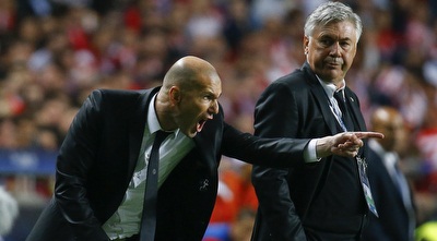 זידאן כועס על הקווים (רויטרס) זידאן כועס על הקווים (רויטרס)